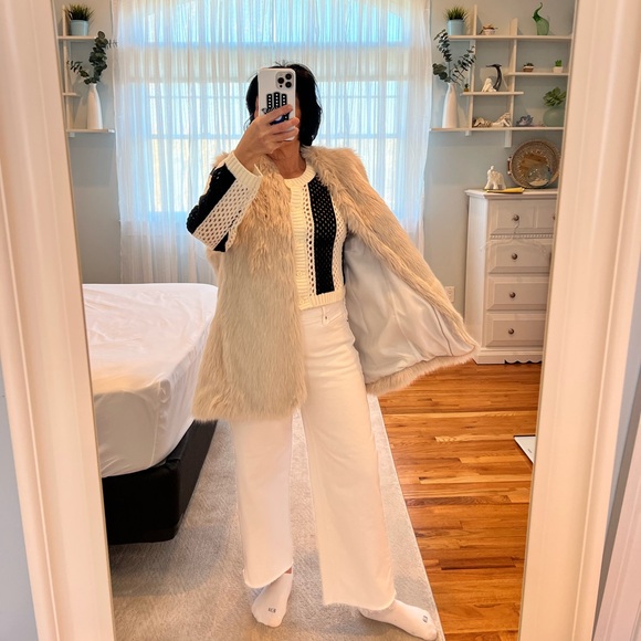 Banana Republic, faux fur lined vest, XL, Winter White with silver essence - Picture 5 of 8